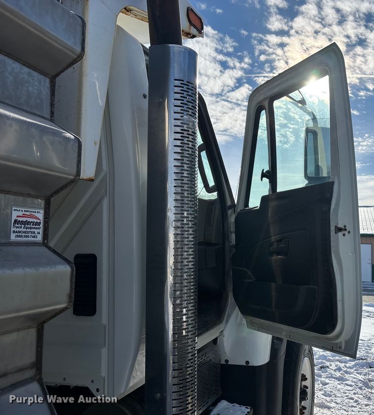 image for item EE4228 2014 International WorkStar 7600 dump truck