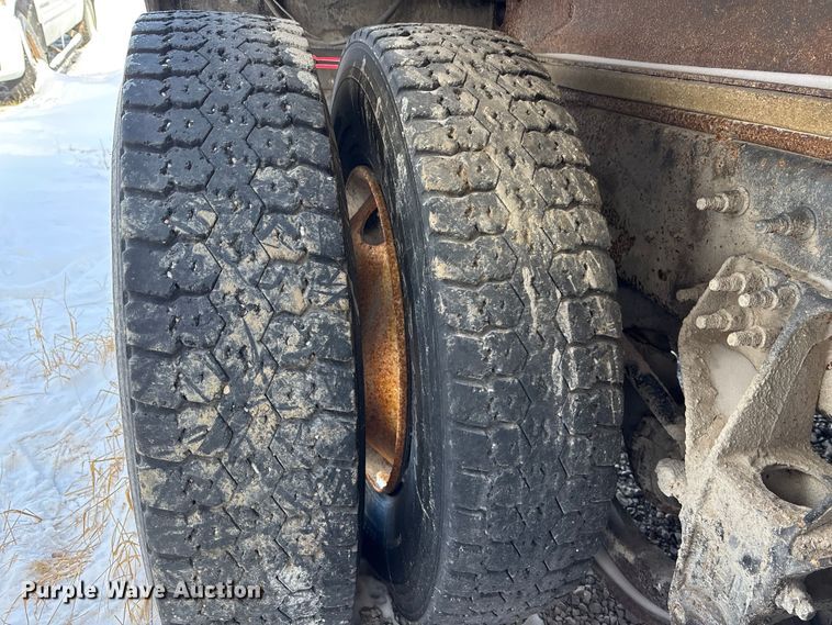 image for item EE4228 2014 International WorkStar 7600 dump truck