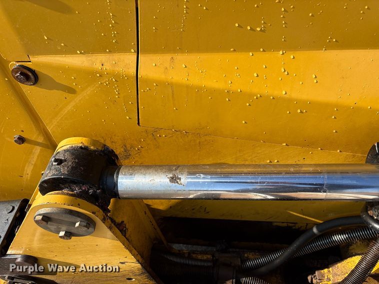 image for item EE4460 2013 Caterpillar D6N XL dozer