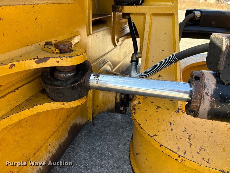 image for item EE4460 2013 Caterpillar D6N XL dozer