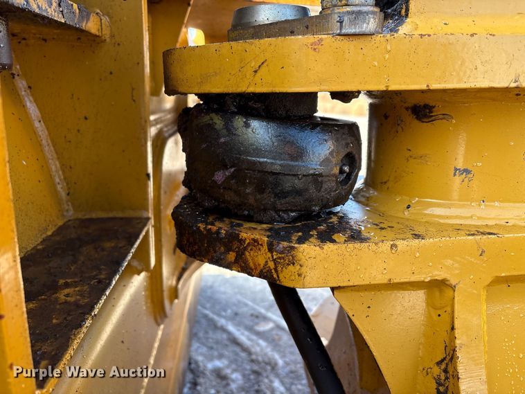 image for item EE4460 2013 Caterpillar D6N XL dozer