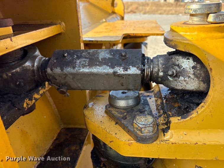 image for item EE4460 2013 Caterpillar D6N XL dozer