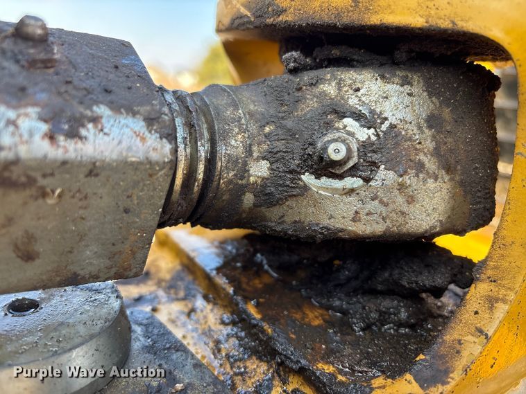 image for item EE4460 2013 Caterpillar D6N XL dozer