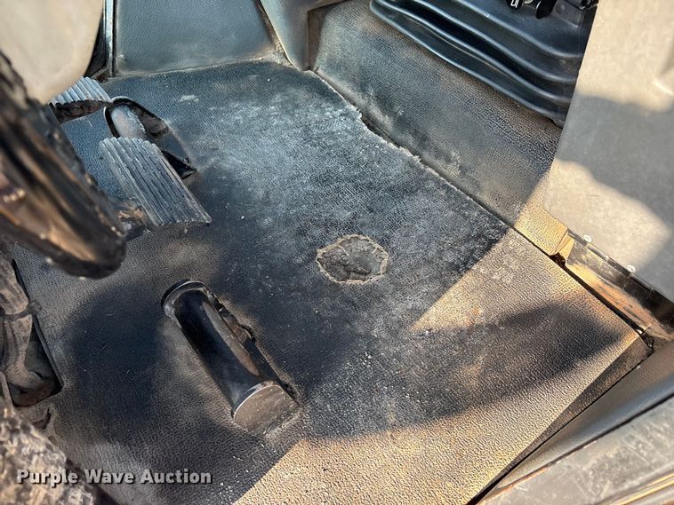 image for item EE4460 2013 Caterpillar D6N XL dozer