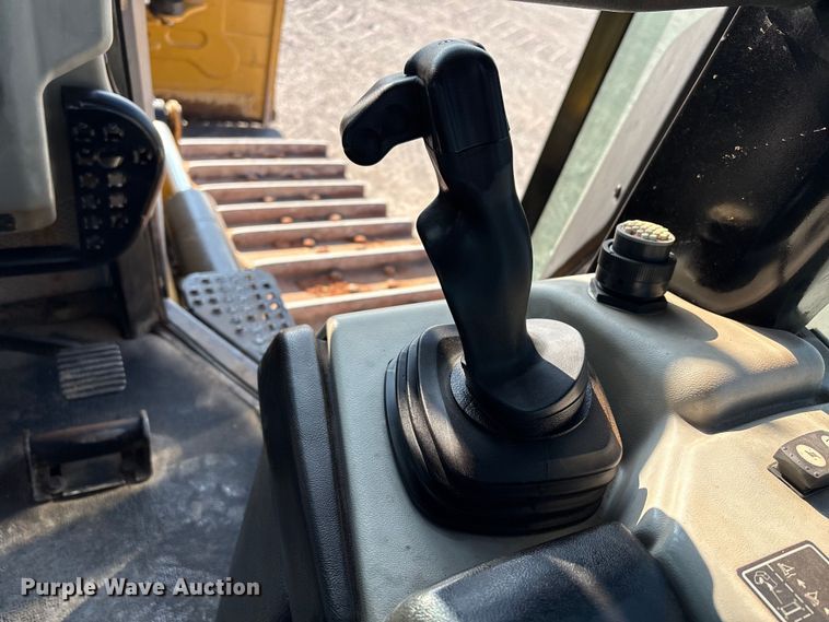 image for item EE4460 2013 Caterpillar D6N XL dozer