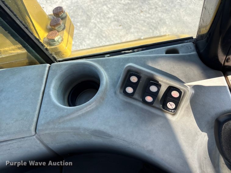 image for item EE4460 2013 Caterpillar D6N XL dozer