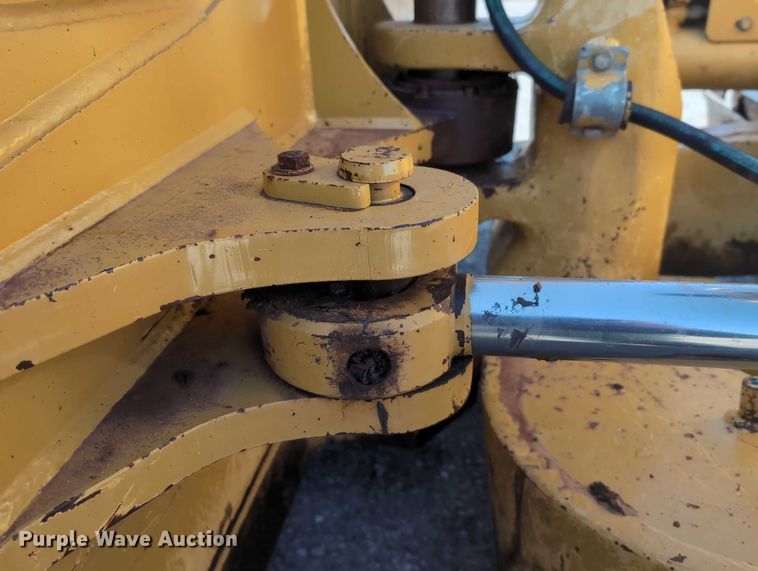 image for item EE4461 2011 Caterpillar D6N XL dozer