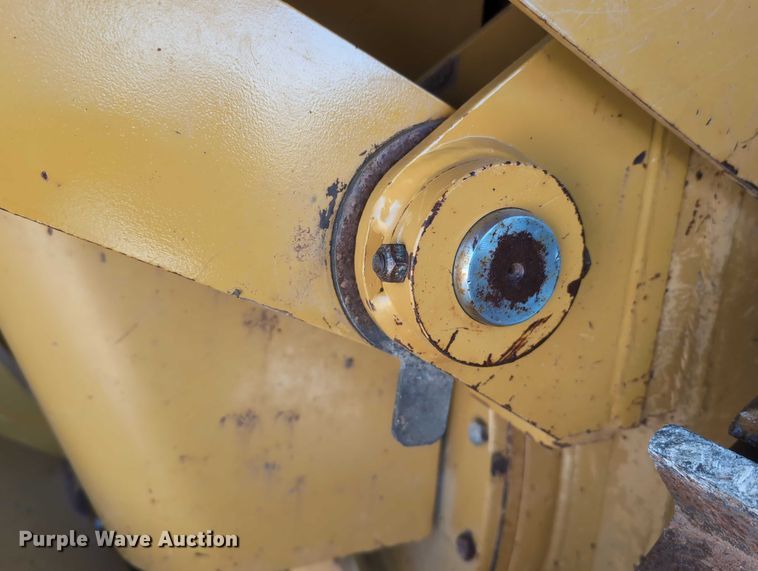 image for item EE4461 2011 Caterpillar D6N XL dozer