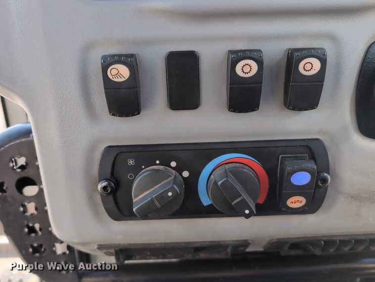 image for item EE4461 2011 Caterpillar D6N XL dozer