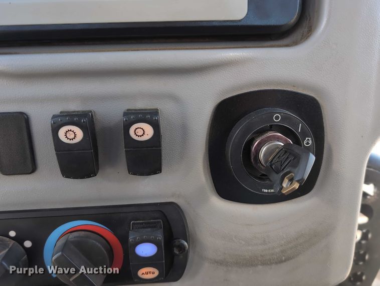 image for item EE4461 2011 Caterpillar D6N XL dozer