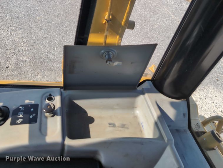 image for item EE4461 2011 Caterpillar D6N XL dozer