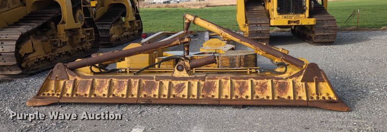 image for item EE4469 Caterpillar D8-A dual tilt dozer blade