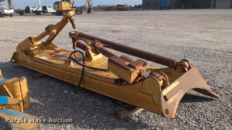 image for item EE4469 Caterpillar D8-A dual tilt dozer blade