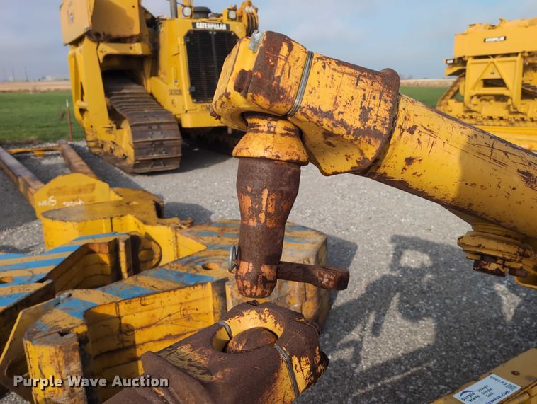 image for item EE4469 Caterpillar D8-A dual tilt dozer blade