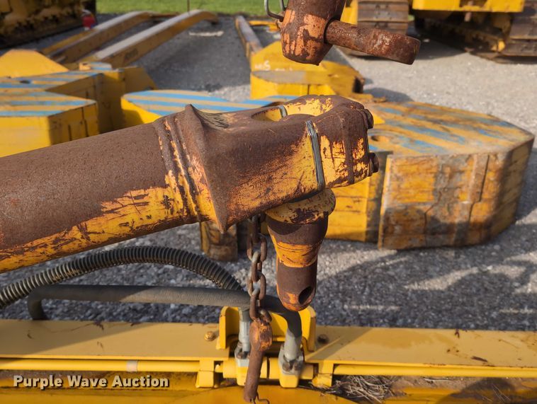 image for item EE4469 Caterpillar D8-A dual tilt dozer blade