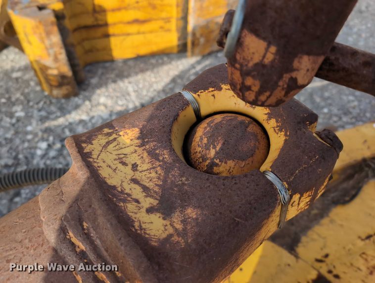 image for item EE4469 Caterpillar D8-A dual tilt dozer blade