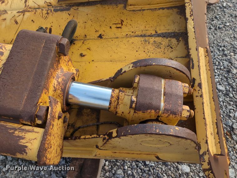 image for item EE4469 Caterpillar D8-A dual tilt dozer blade