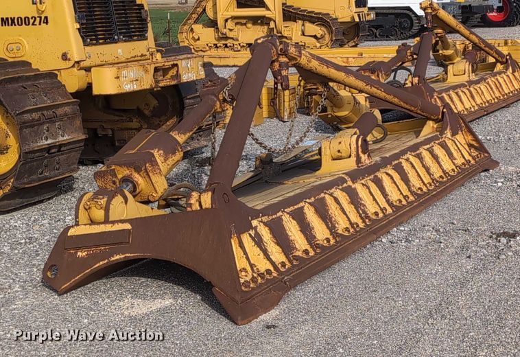 image for item EE4470 Caterpillar dozer blade