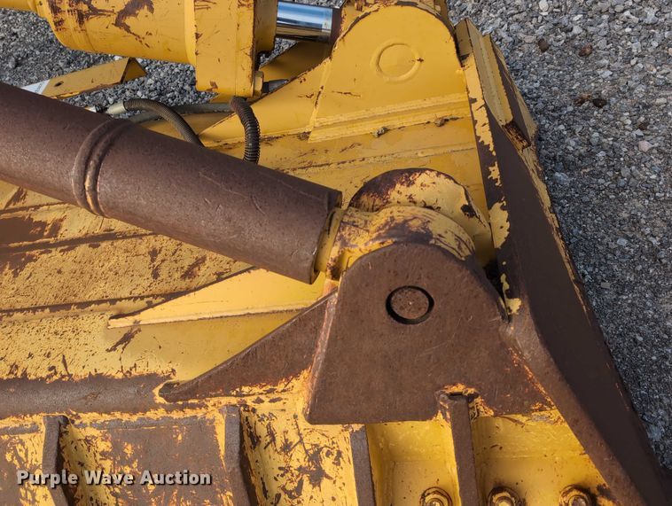 image for item EE4470 Caterpillar dozer blade
