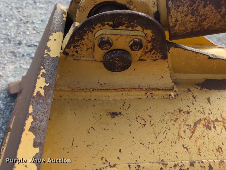 image for item EE4470 Caterpillar dozer blade