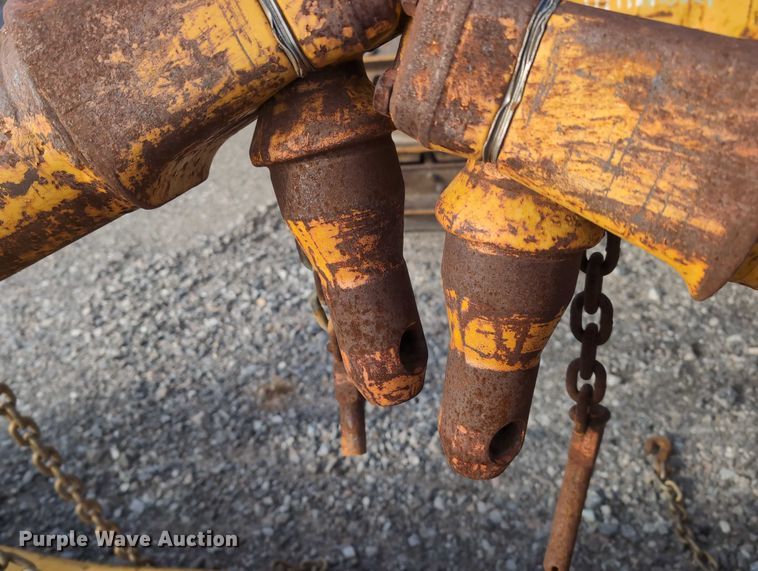 image for item EE4470 Caterpillar dozer blade