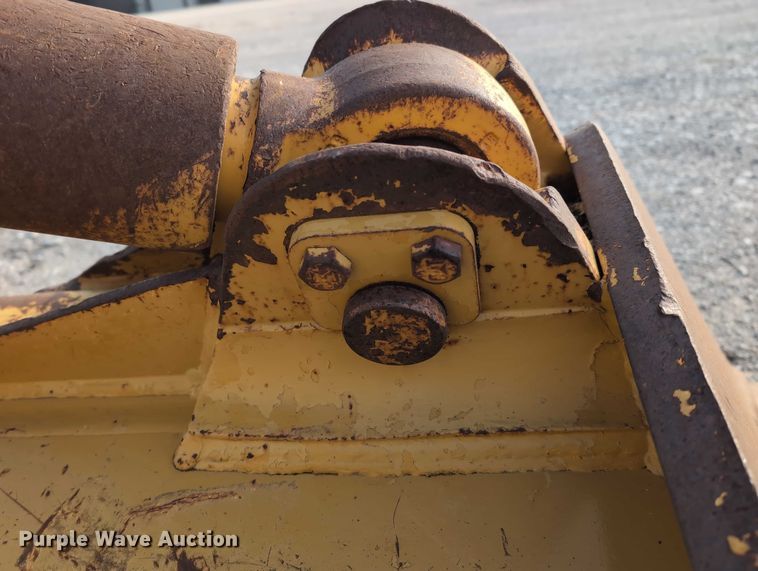 image for item EE4470 Caterpillar dozer blade