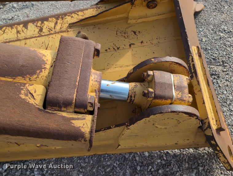 image for item EE4470 Caterpillar dozer blade