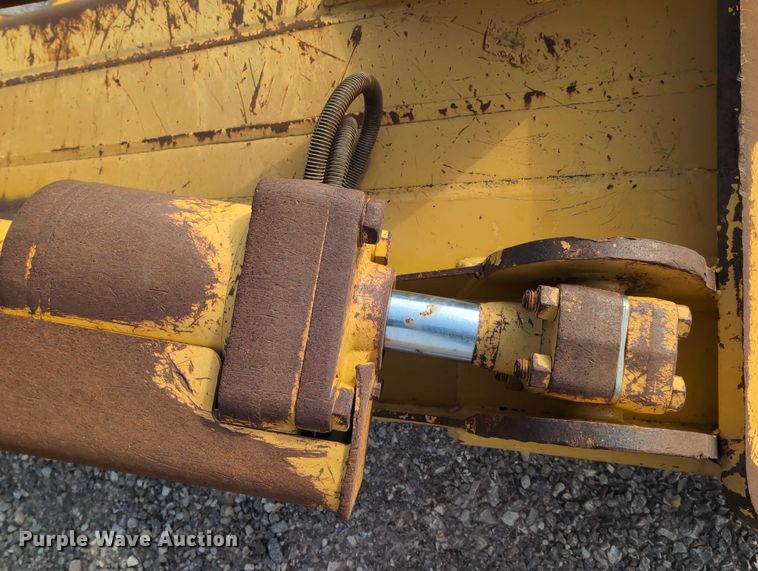 image for item EE4470 Caterpillar dozer blade