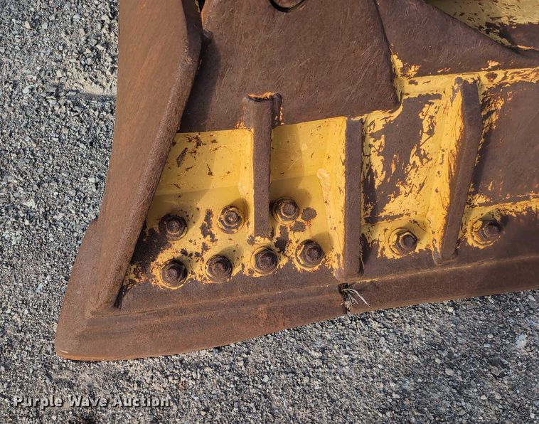 image for item EE4470 Caterpillar dozer blade