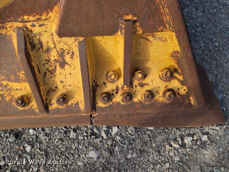 image for item EE4470 Caterpillar dozer blade