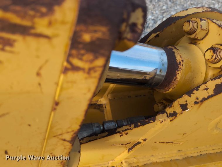 image for item EE4470 Caterpillar dozer blade