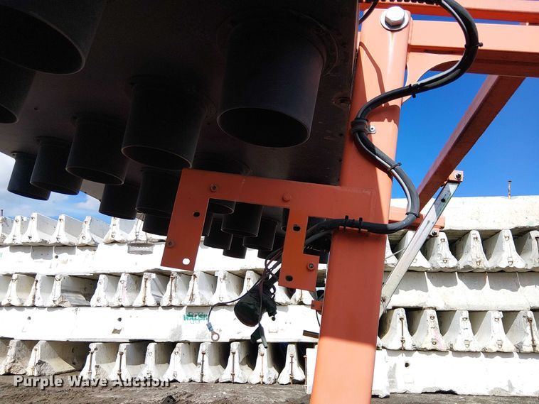 image for item EE4953 2013 Wanco WTSP arrow board trailer