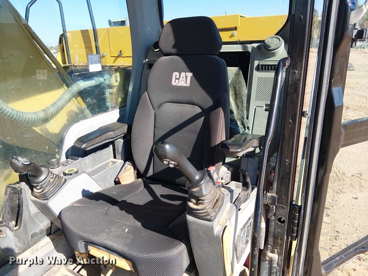 image for item EE5006 2021 Caterpillar 320 excavator