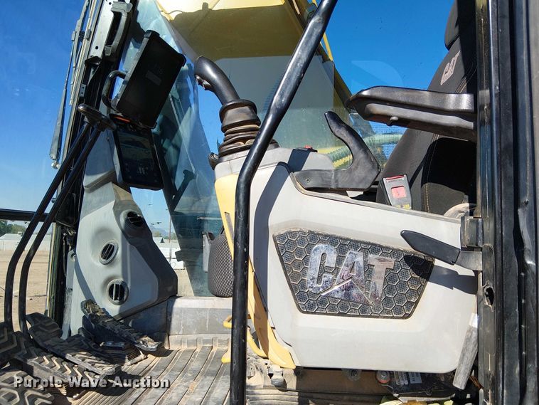 image for item EE5006 2021 Caterpillar 320 excavator