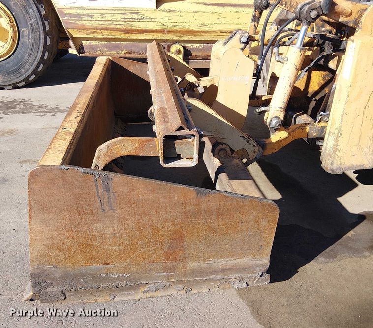 image for item EE5012 2004 Case 570 MXT landscape tractor