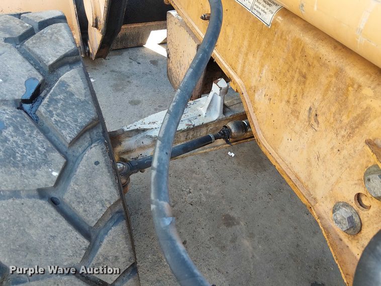 image for item EE5012 2004 Case 570 MXT landscape tractor