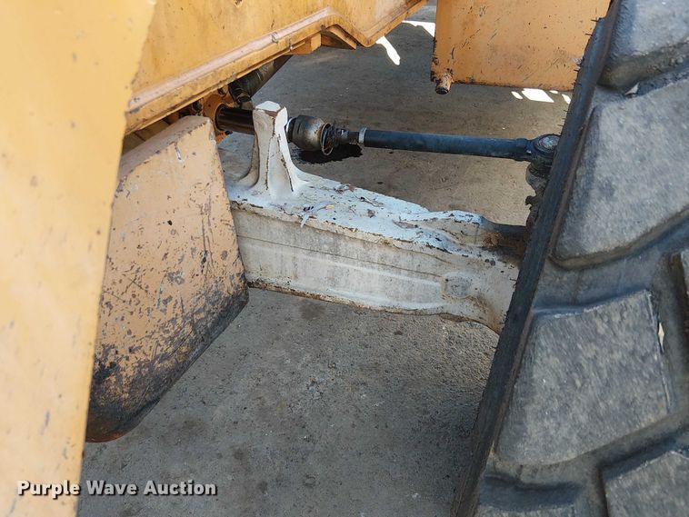 image for item EE5012 2004 Case 570 MXT landscape tractor