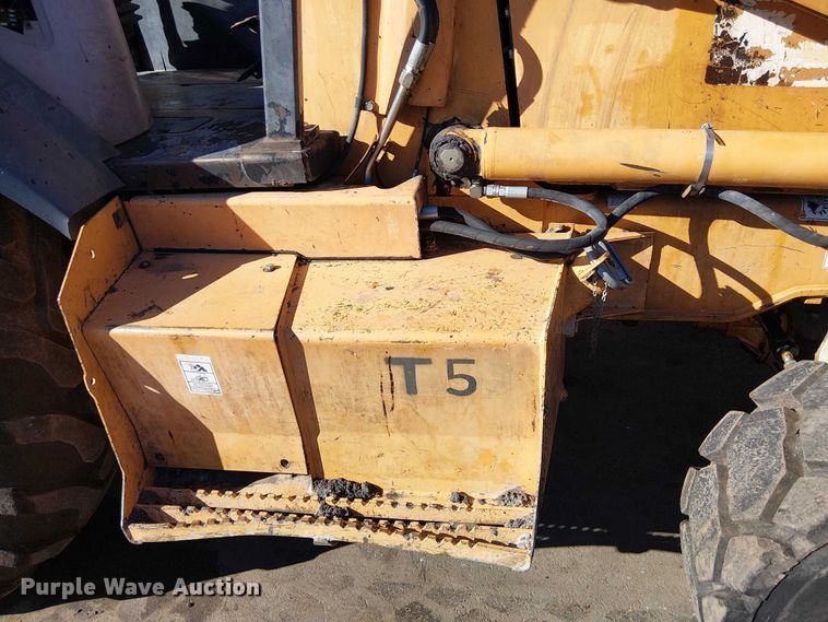 image for item EE5012 2004 Case 570 MXT landscape tractor