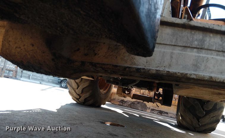 image for item EE5012 2004 Case 570 MXT landscape tractor