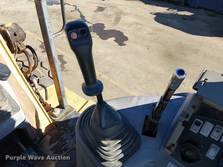 image for item EE5012 2004 Case 570 MXT landscape tractor