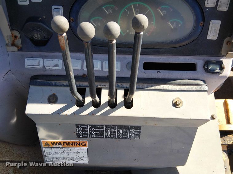 image for item EE5012 2004 Case 570 MXT landscape tractor