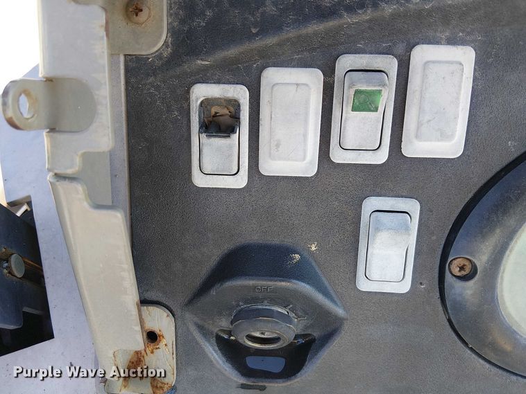 image for item EE5012 2004 Case 570 MXT landscape tractor