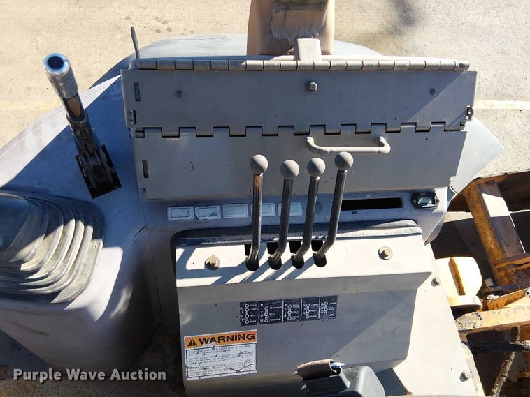 image for item EE5012 2004 Case 570 MXT landscape tractor