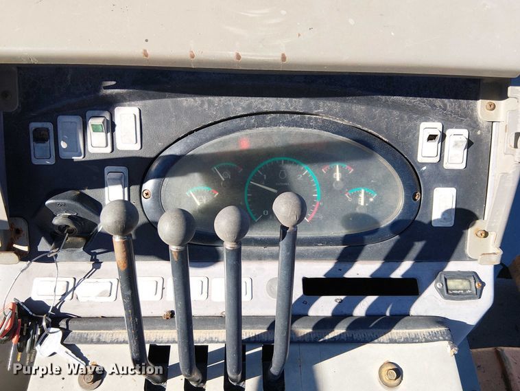 image for item EE5012 2004 Case 570 MXT landscape tractor