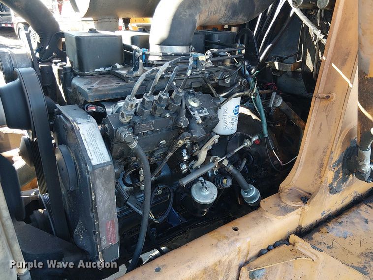 image for item EE5012 2004 Case 570 MXT landscape tractor