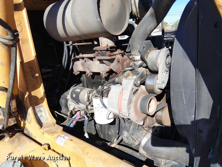 image for item EE5012 2004 Case 570 MXT landscape tractor