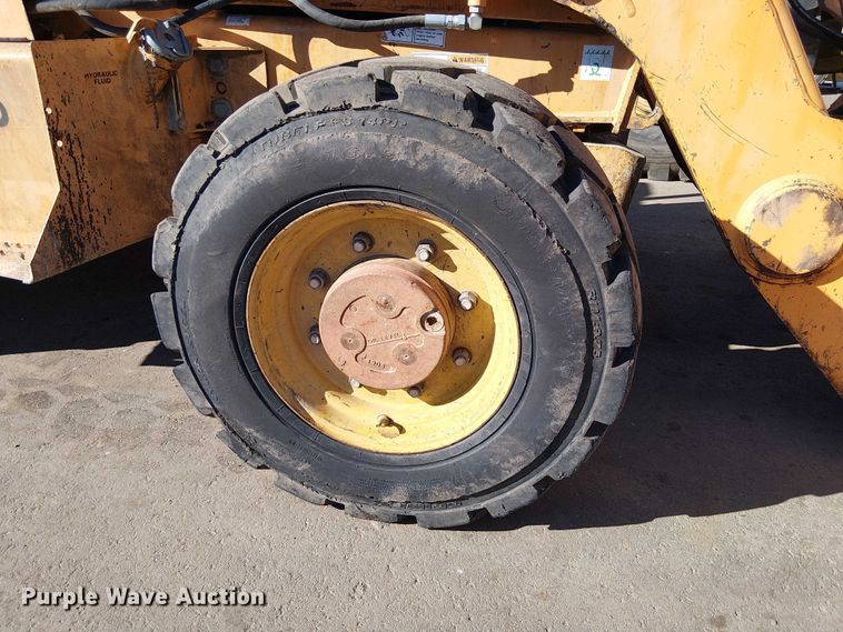 image for item EE5012 2004 Case 570 MXT landscape tractor