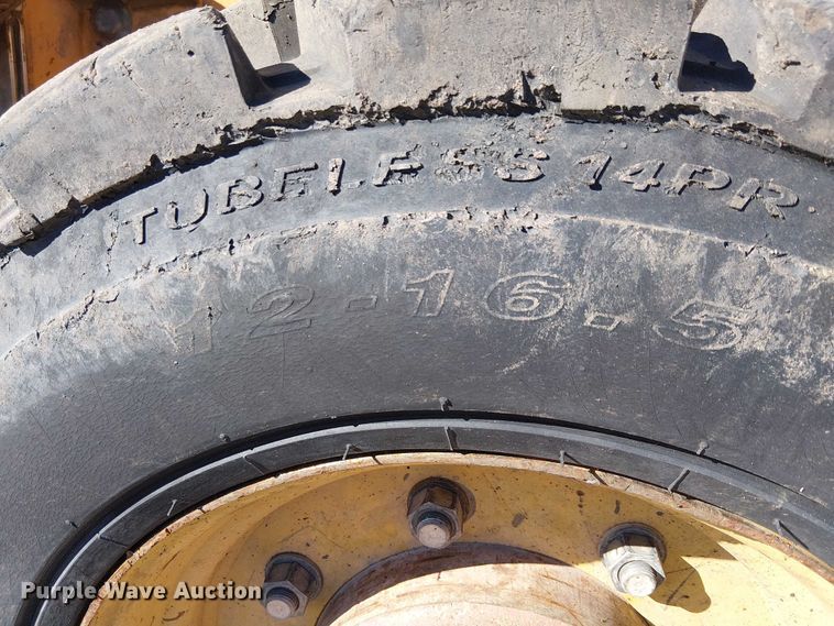 image for item EE5012 2004 Case 570 MXT landscape tractor