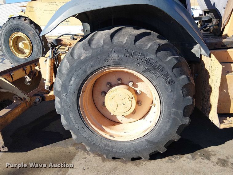 image for item EE5012 2004 Case 570 MXT landscape tractor