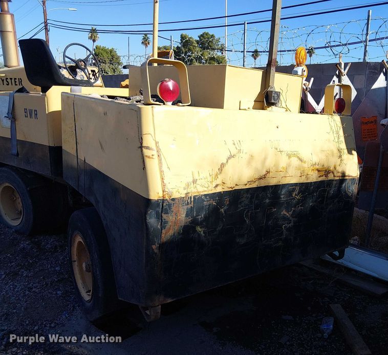 image for item EE5013 1973 Hyster 9WR pneumatic roller